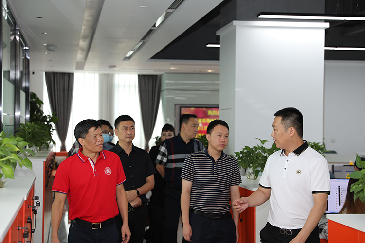 8XBET（中国）一站式服务平台人力集团