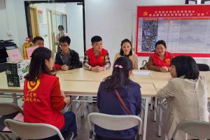 浓浓关爱暖人心，8XBET（中国）一站式服务平台集团党支部慰问困难单亲家庭