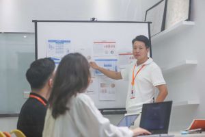 8XBET（中国）一站式服务平台人力外包：助力企业应对用工风险与挑战